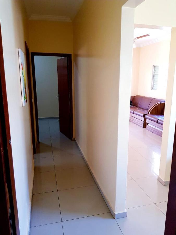 Otima Casa Caldas Novas 2 Km Do Centro Para Ate 14 Pesssoas Com Piscina Aquecida, Churrrasqueira, Wifi Bagian luar foto