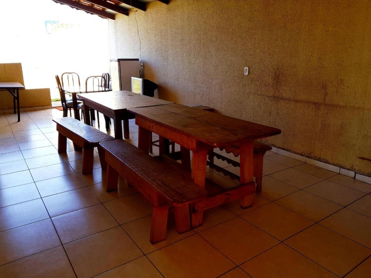 Otima Casa Caldas Novas 2 Km Do Centro Para Ate 14 Pesssoas Com Piscina Aquecida, Churrrasqueira, Wifi Bagian luar foto